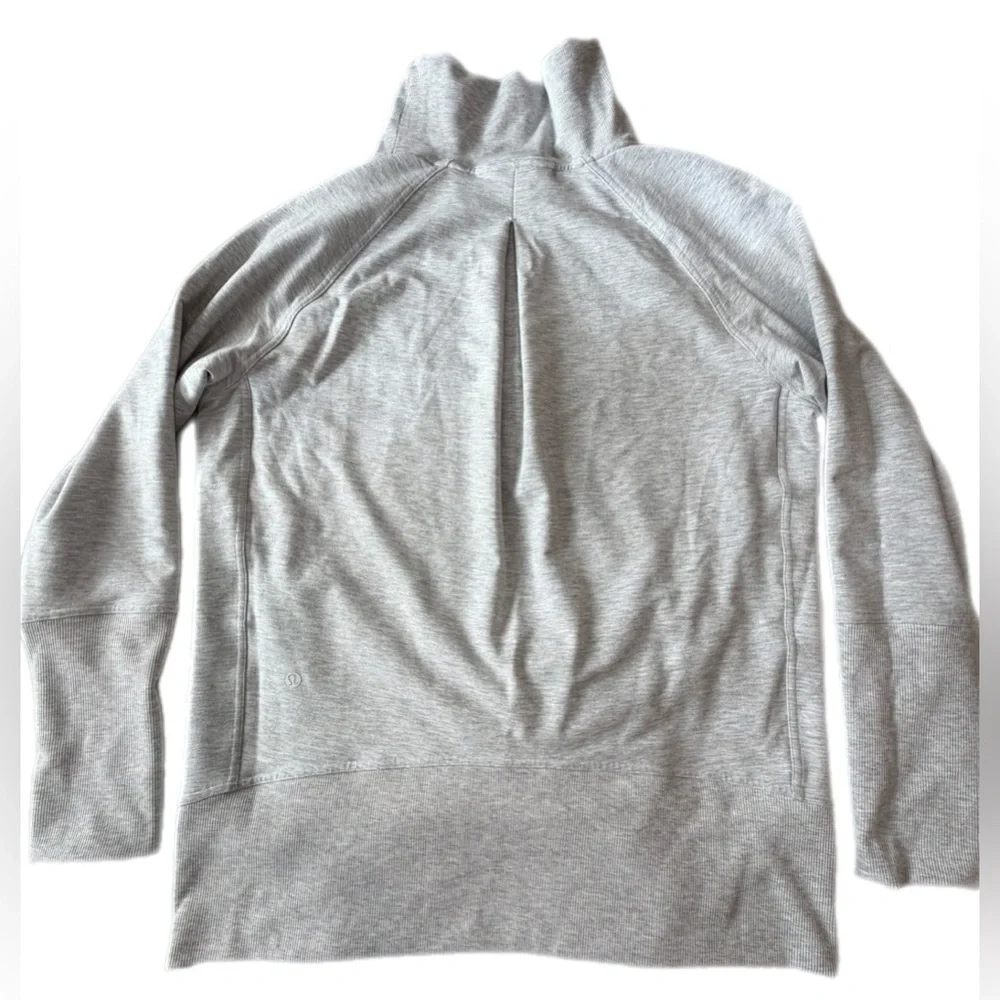 Lululemon High Lines Pullover
Heathered Core Ultra Light Grey - Picture 11 of 12